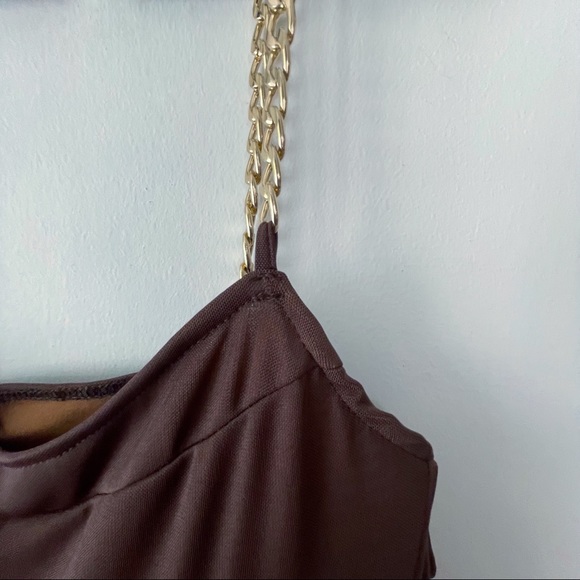 🪐Pretty Little Thing Brown Ruched Dress with Gold Chain Straps in 22US🪐 - Picture 3 of 5